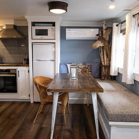 Lighthouse Motel And Cottages 브릿지워터 외부 사진