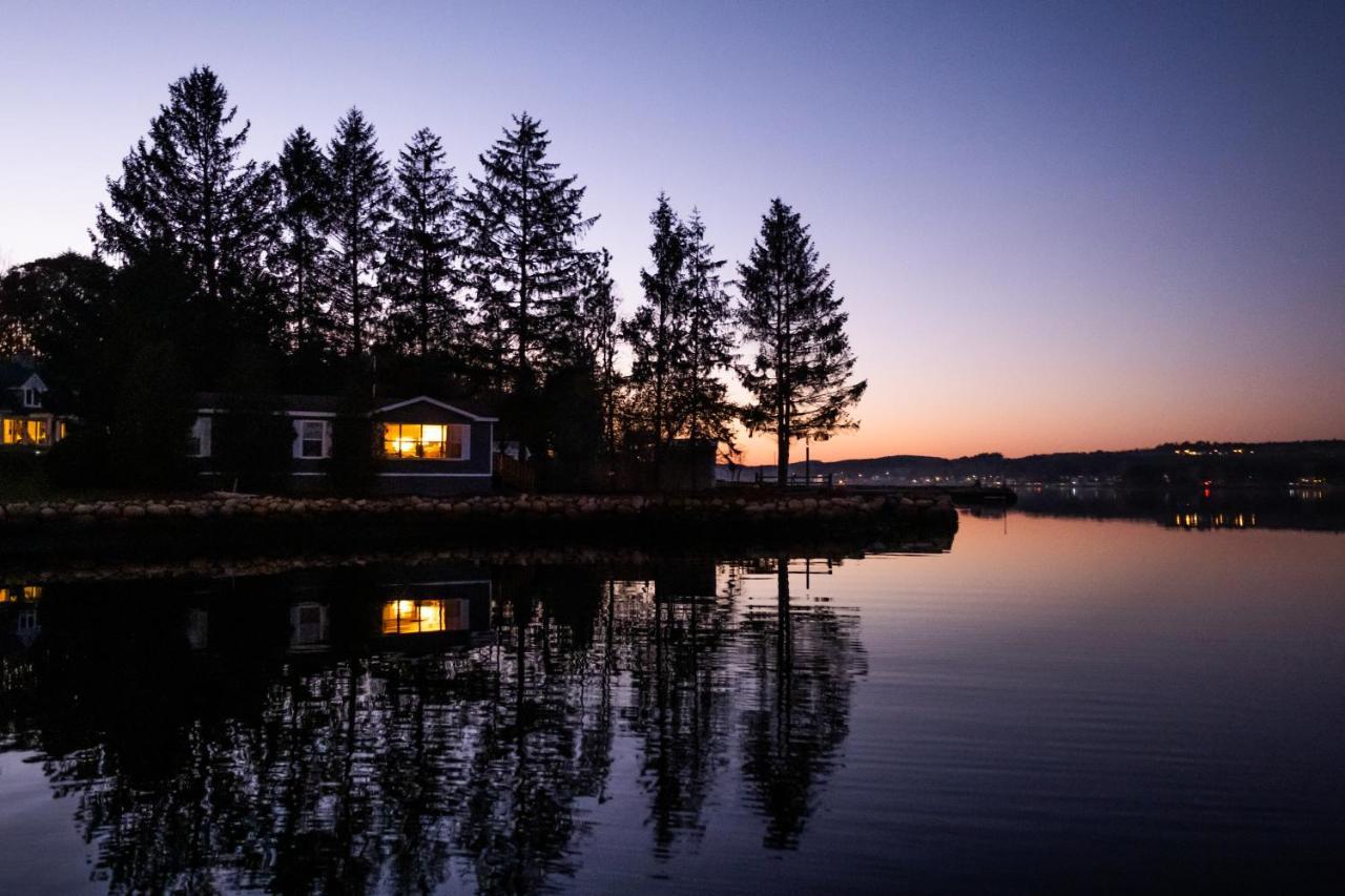 Lighthouse Motel And Cottages 브릿지워터 외부 사진