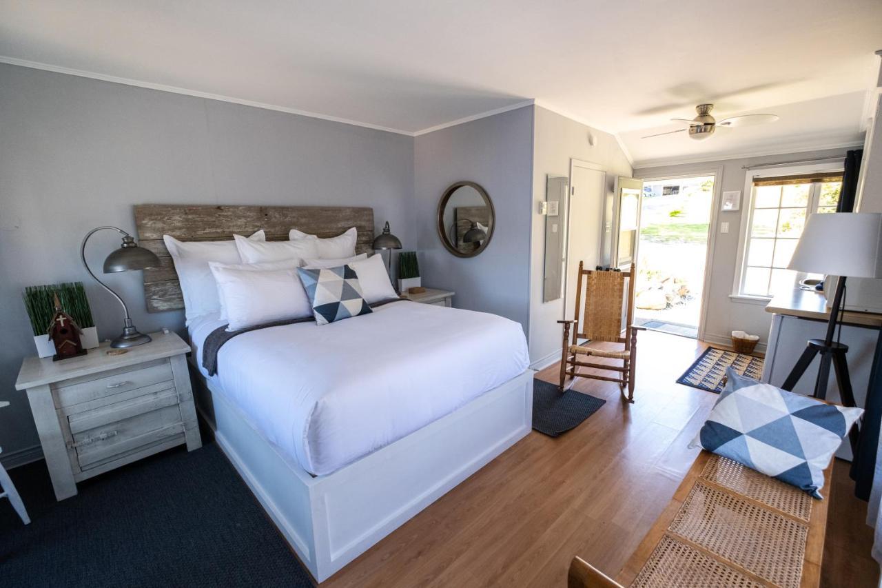 Lighthouse Motel And Cottages 브릿지워터 외부 사진