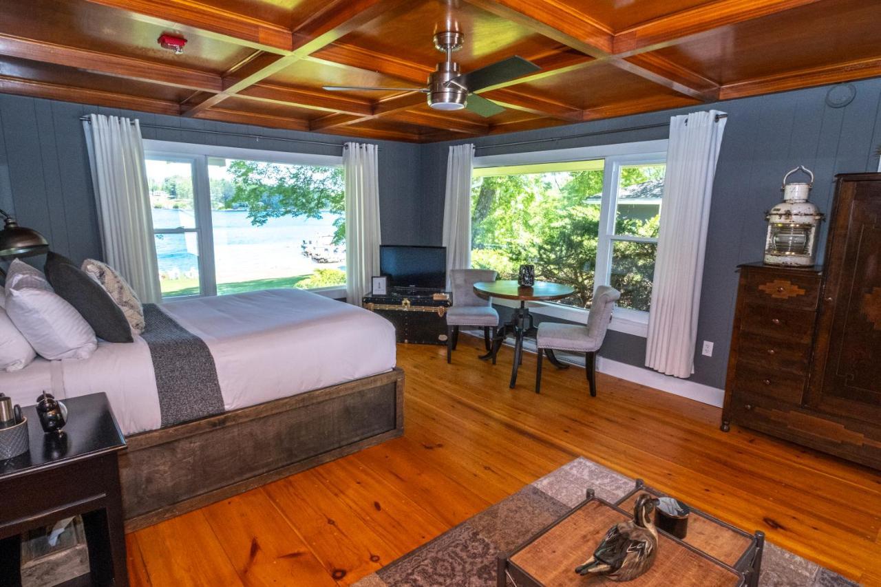 Lighthouse Motel And Cottages 브릿지워터 외부 사진