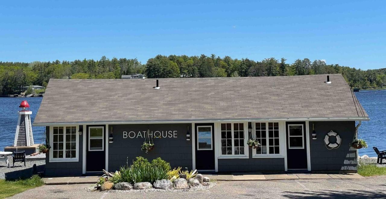 Lighthouse Motel And Cottages 브릿지워터 외부 사진
