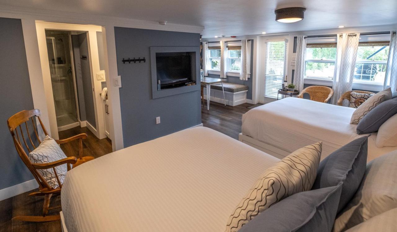 Lighthouse Motel And Cottages 브릿지워터 외부 사진