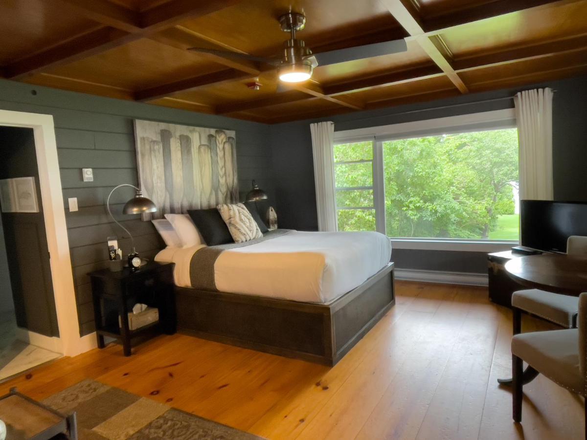 Lighthouse Motel And Cottages 브릿지워터 외부 사진